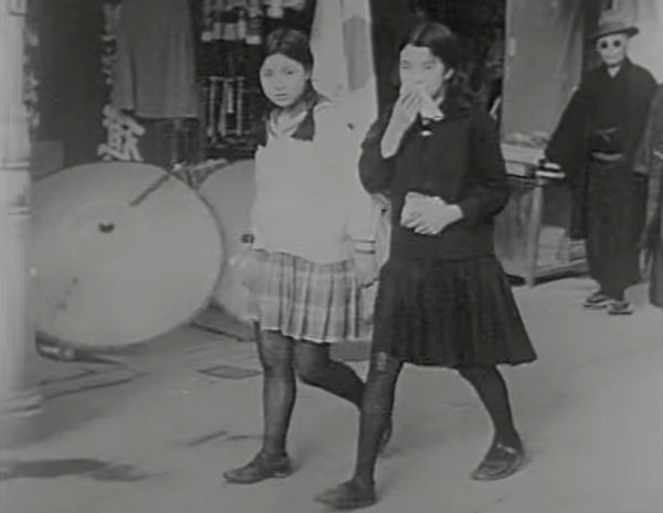 「現代の女子高生と同じ姿」と話題の1932年の少女たち、どの程度のレアケースだったのか？ – 人気まぐれご飯
