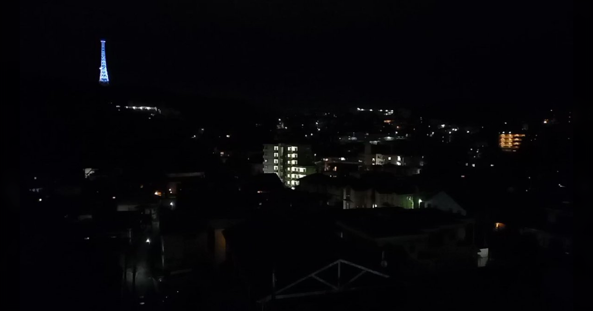 仙台市でガシャンガシャンという機械音と共に町全体の電気が点滅していた「家電全滅しそう」 - Togetter