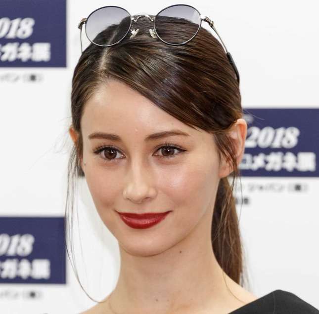 ダレノガレ明美　美しすぎる12歳・姪の画像公開にSNS沸く「マジ可愛い」「最強」「12歳??」
