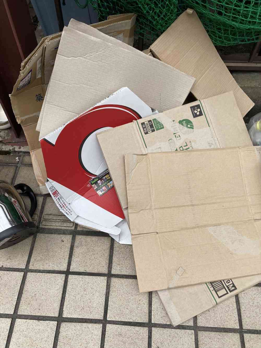 “ピザの箱”の捨て方に関するマシンガンズ滝沢さんのツイートが話題に!「知らなかった…教えてくれてありがとうございます!」