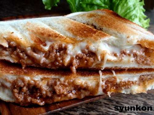 【めっちゃ簡単カフェサンド】食パンで＊ミートソースとチーズのホットサンド | 山本ゆりオフィシャルブログ「含み笑いのカフェごはん『syunkon』」Powered by Ameba