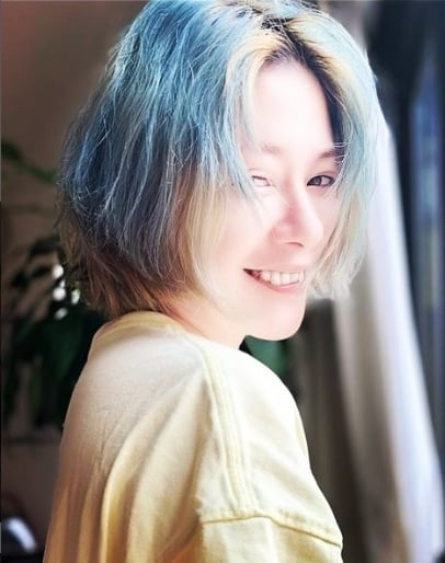 40歳・真木よう子、金髪→青髪に変身　「カッコいい」「凄くお似合い」「素敵すぎ」と絶賛  | ORICON NEWS