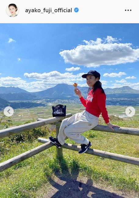 藤あや子、熊本・阿蘇の旅「大自然のパワーをたっぷりいただきました」くまモンと2ショットも
