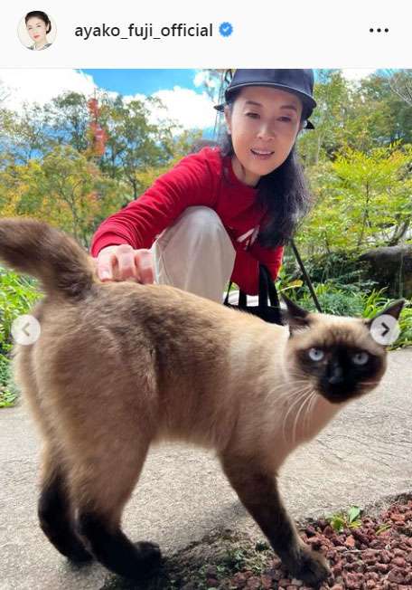 藤あや子、熊本・阿蘇の旅「大自然のパワーをたっぷりいただきました」くまモンと2ショットも