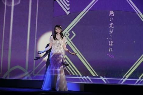 道重さゆみ、新衣装・新曲交えて『SAYUMINGLANDOLL』リニューアル公演開幕