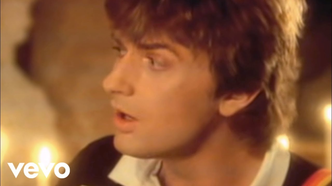 Mike Oldfield ft. Maggie Reilly - Moonlight Shadow (Official Video) - YouTube