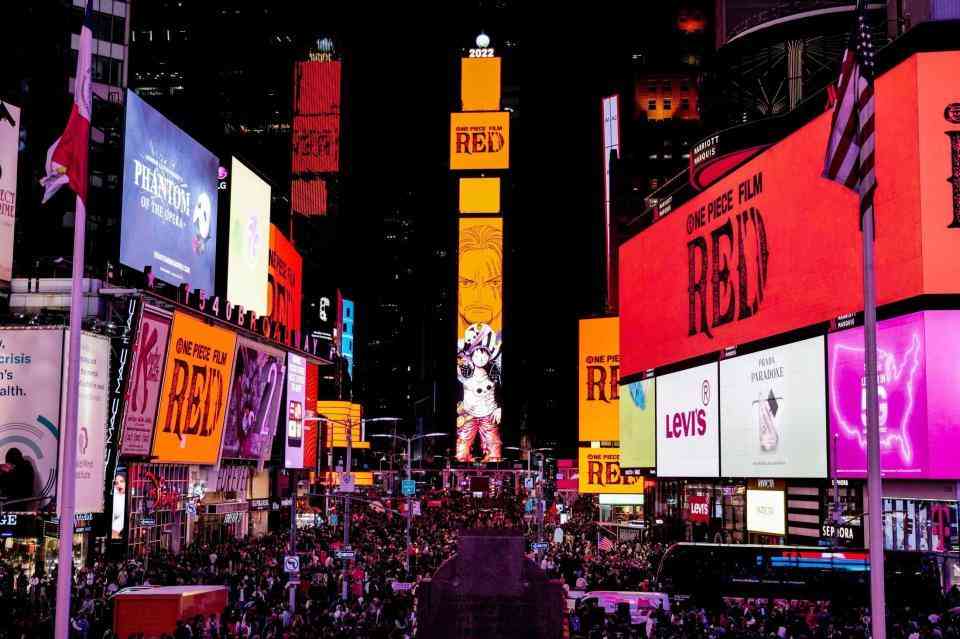 NYが真っ赤に！「ONE PIECE FILM RED」がジャック
