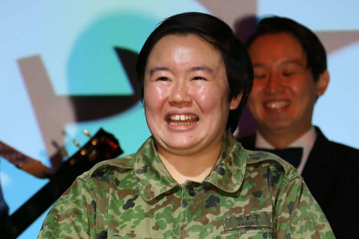 人気急上昇中の元自衛隊芸人「やす子」に異変 | デイリー新潮