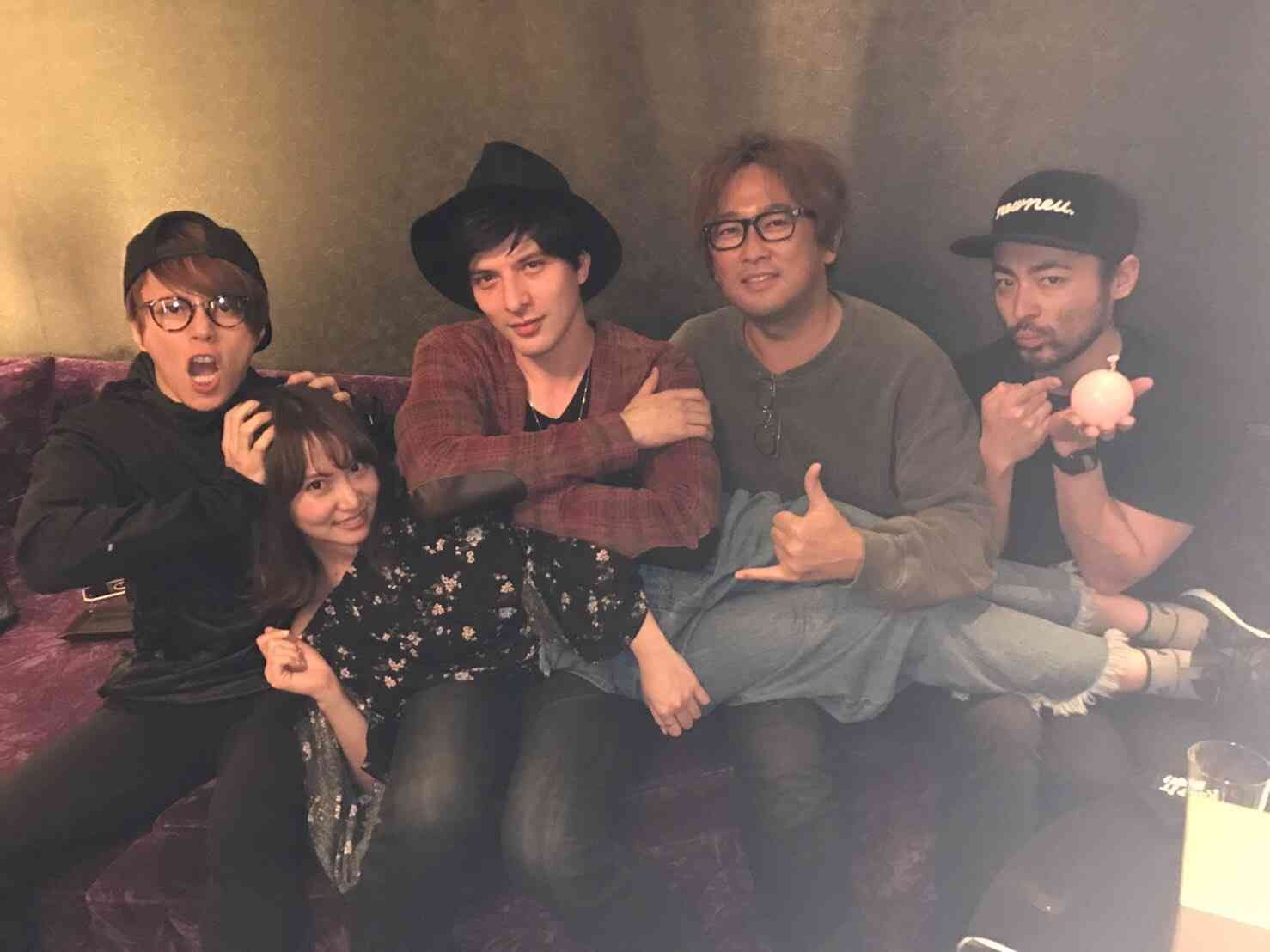「浜辺美波」「川口春奈」「橋本環奈」暴露騒動の裏側　“ガーシー砲”が名指しする、芸能界を侵食する中国人「美魔女アテンダー」の正体