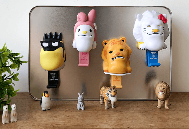 サンリオ『ハローキティ』の異色な「トンデモコラボ」3選！『貞子』の“髪型”、『こち亀』両さんの“眉毛”、日本未発売“しゃくれ”姿も披露