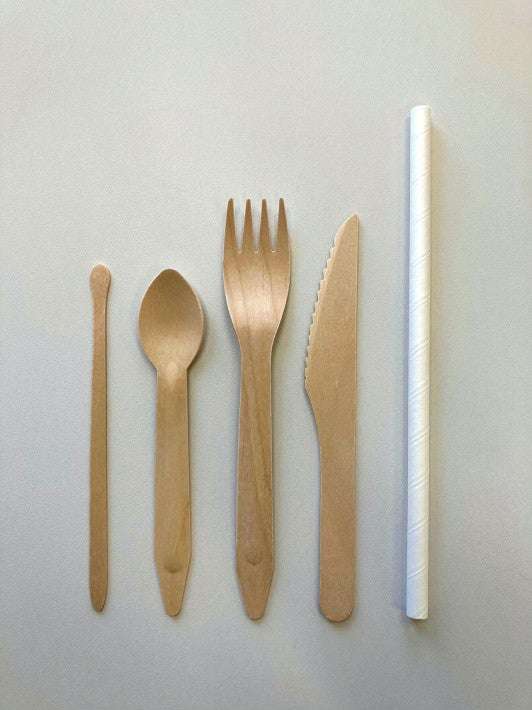 マクドナルド、紙ストロー・木製スプーンなどの提供店舗拡大へ…プラ削減 : 読売新聞オンライン