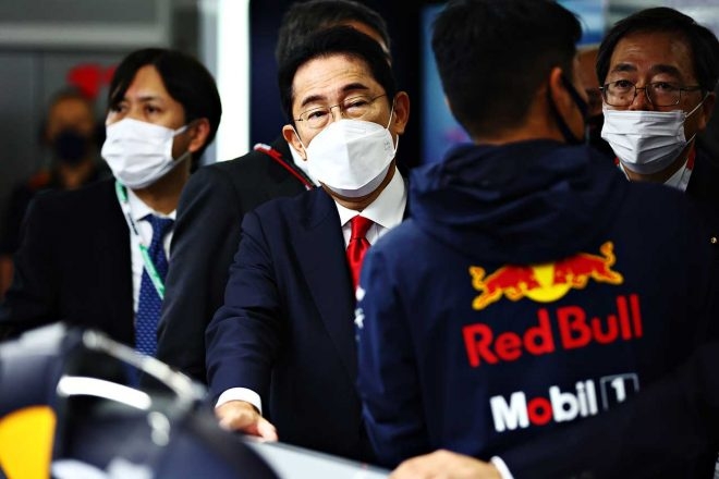 岸田総理「F1日本グランプリ」マスク外して視察　イベント活性化に期待