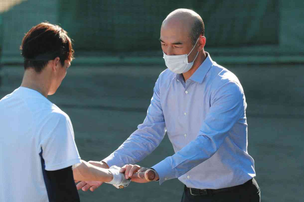 【中日】和田一浩新打撃コーチ、ナゴヤ球場で熱血”初指導” リハビリ中の石川昂と「来年に向けて」の方針確認も：中日スポーツ・東京中日スポーツ 