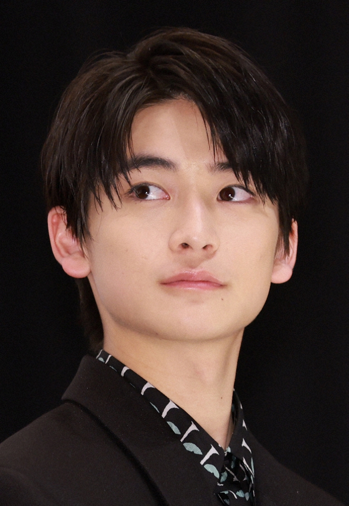 “国宝級イケメン”高橋文哉　デビュー前に目指した職業　女手一つで3人兄弟育てた母の一言で決意― スポニチ Sponichi Annex 芸能