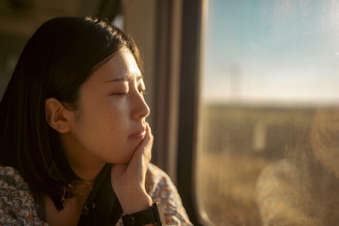 知らぬ間にプラス5歳！？すぐにやめたい「早く老ける習慣」6つ | 恋学[Koi-Gaku]