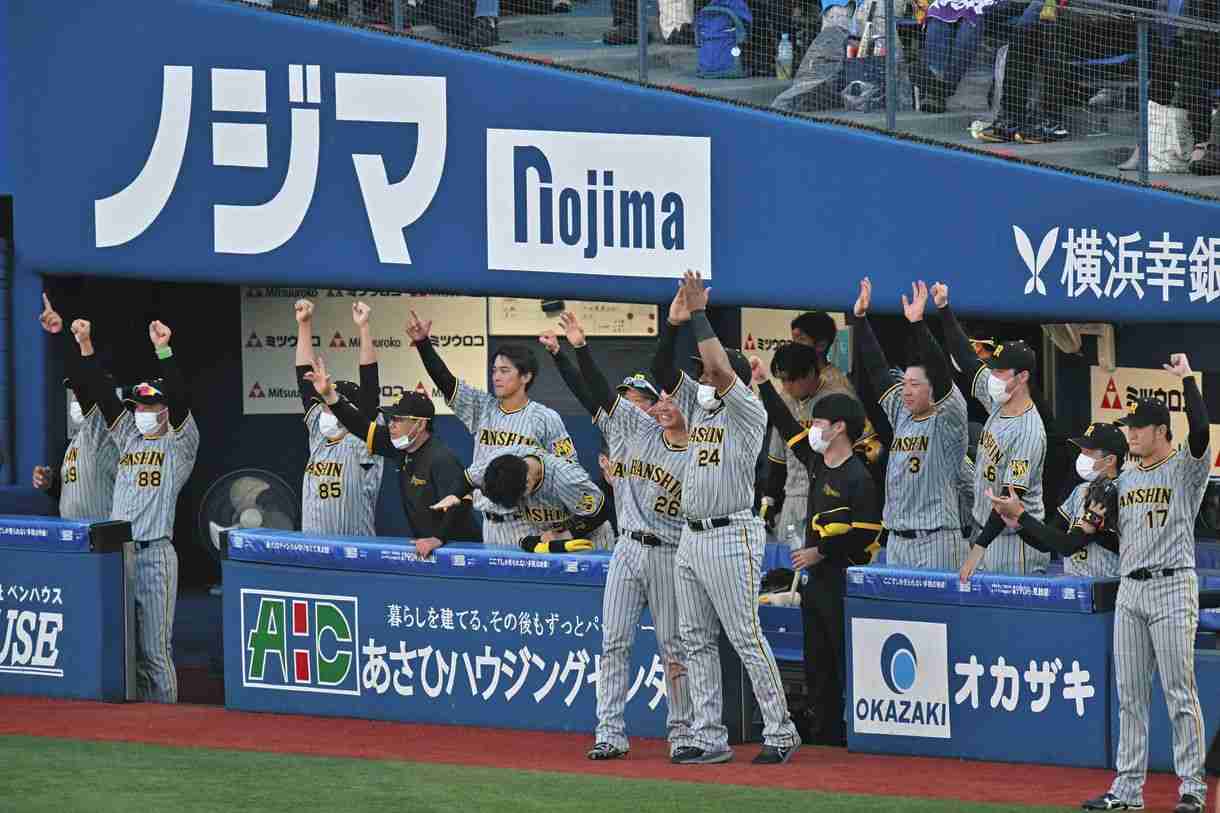 セ3位阪神が3年ぶりファイナル進出！”炎の守護神”湯浅で逃げ切り「アツアツでした！」【CSファーストステージ】：中日スポーツ・東京中日スポーツ 