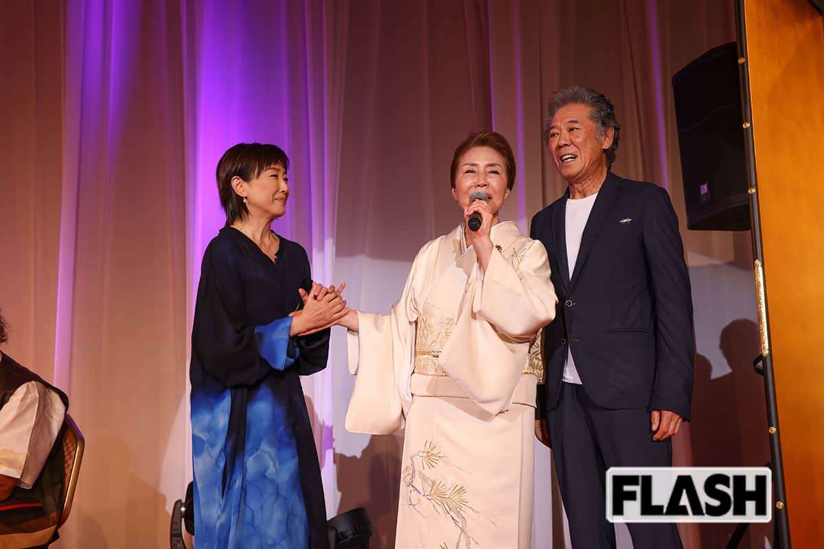 高島礼子、酒井法子、尾上菊五郎、コロッケ…クラブ界の“総理大臣”藤堂和子ママのパーティーに豪華メンバー2000人がずらり！
