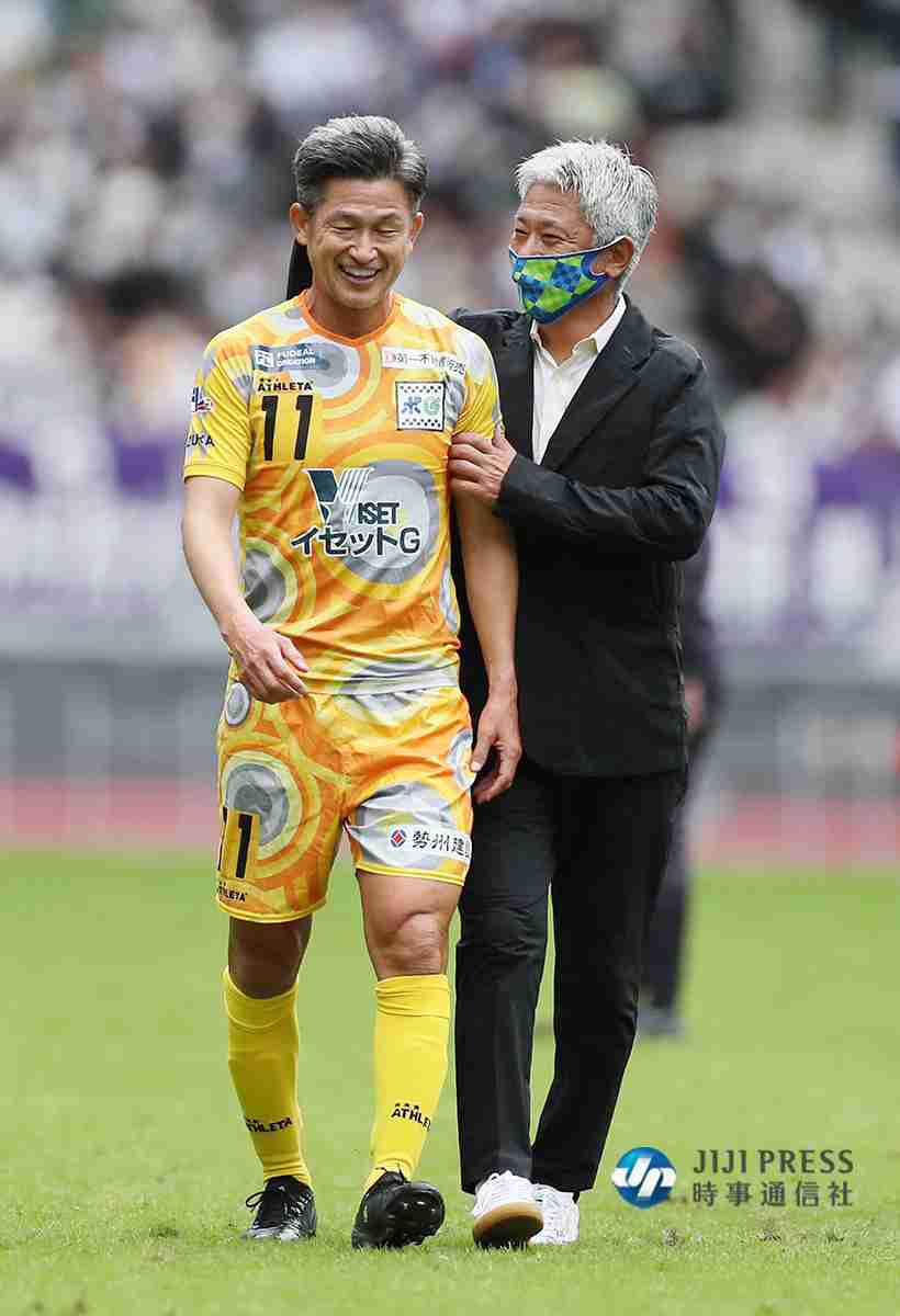 カズ（三浦知良）が新国立で渾身プレー「お待たせしました、お待たせしすぎたかもしれません！」