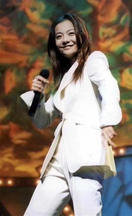 華原朋美“離婚騒動”の深層…周囲が察知していた夫の「マンション追い出し」事件と「いつ離婚したっていい」発言