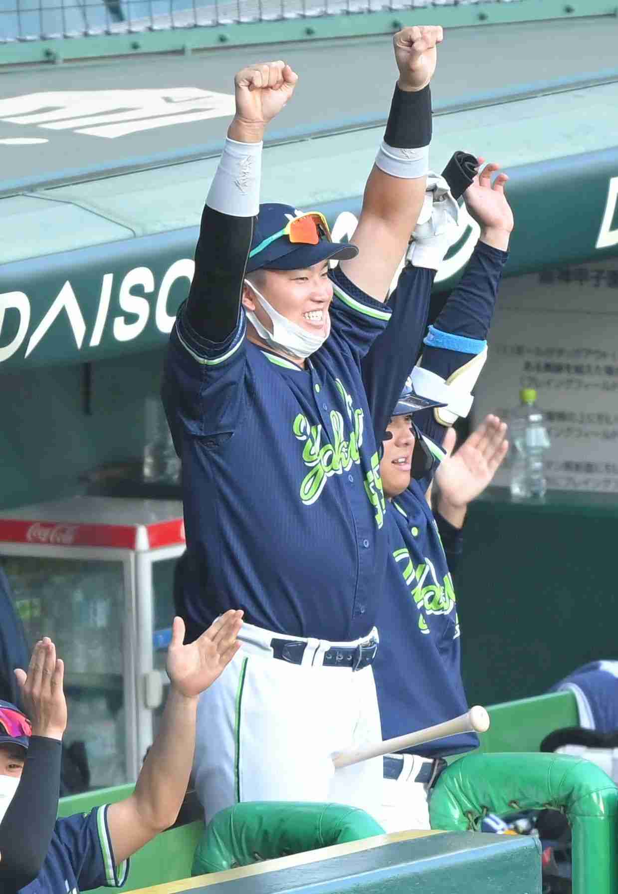 ヤクルト・村上　令和初の三冠王が決定的に　中日大島との争いで首位打者死守（デイリースポーツ） - Yahoo!ニュース