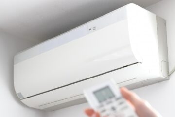 夏も冬も大活躍の「エアコン」　買い替えのタイミングは？　何年使える？　メーカーに聞く