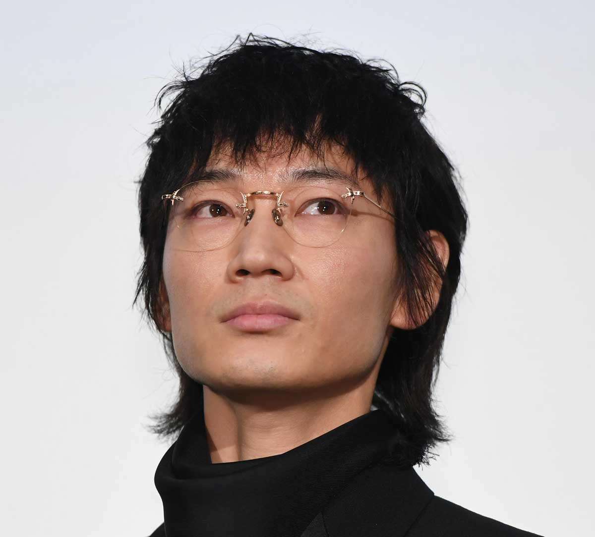 綾野剛ひっそりＣＭ終了　連ドラオファーもなし…〝ガーシー砲〟の影響か | 東スポWEB