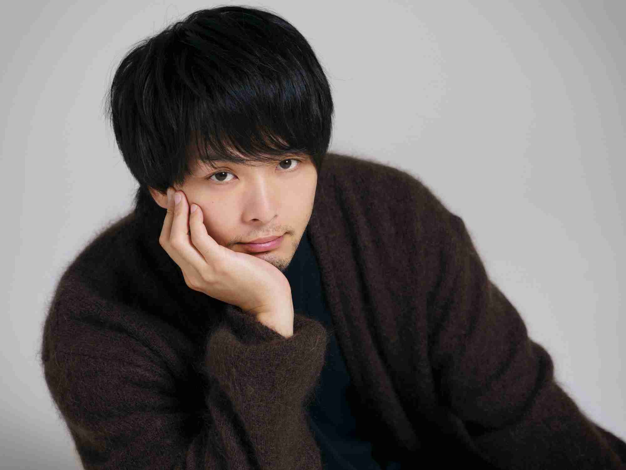  中村倫也さん、人見知りだった僕「コミュニケーションを取らないと人生、損するな」：telling,(テリング)