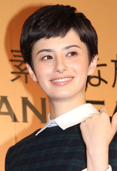 ホラン千秋と新井恵理那は局アナ試験“全落ち”…タレント→キャスター“逆パターン”の強み｜日刊ゲンダイDIGITAL