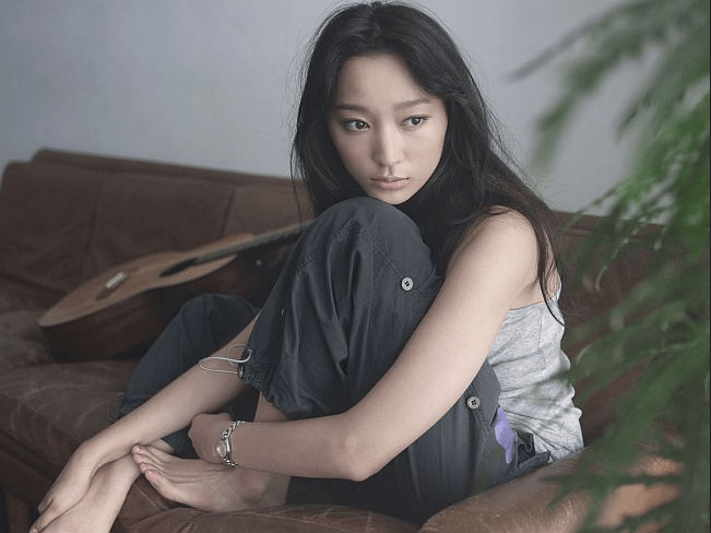 杏、メッシュ入りショートヘアでフランス生活を満喫 父・渡辺謙への連絡は「まあしている」