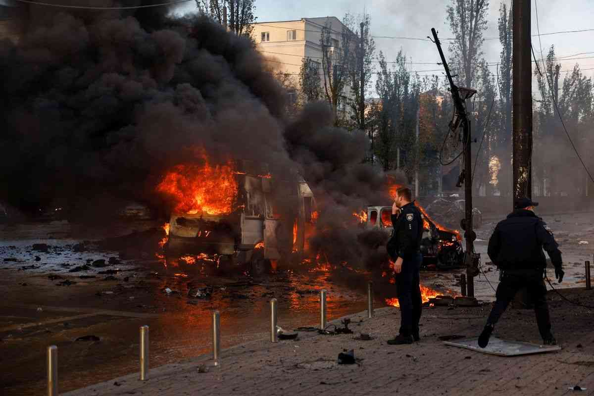 全土にミサイル攻撃、１４人死亡　ロシア報復、首都でも爆発―ウクライナ：時事ドットコム
