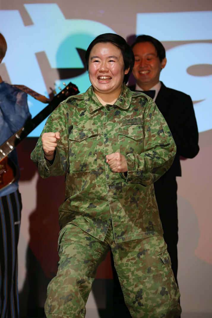 人気急上昇中の元自衛隊芸人「やす子」に異変