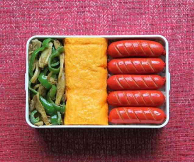 「卵焼きは切らない」「ウインナーは立派な主役」介護士の女性が作る潔い“自分弁”が「めっちゃ美味しそう」