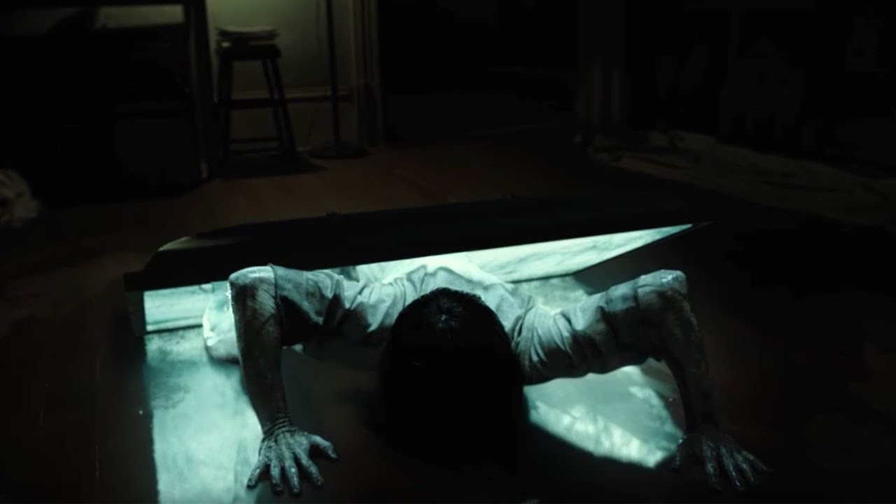 ハリウッド版の貞子、薄型テレビも対策済！『ザ・リング／リバース』本編映像 - YouTube