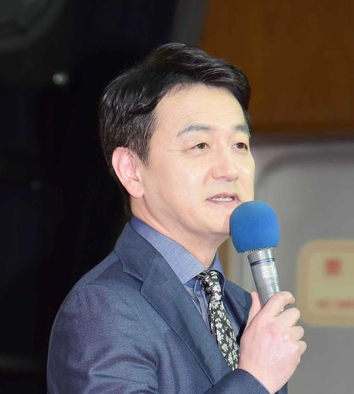 NHK阿部渉アナに不倫報道　27日から「体調不良」でラジオ番組欠席、復帰も「未定」 - 芸能 : 日刊スポーツ