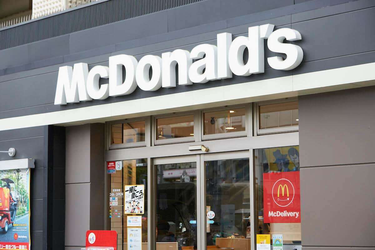 マック店員「神対応」に称賛　ドリンク＆ポテトを床にこぼしたら...店の心遣いに「感動しました」: J-CAST ニュース