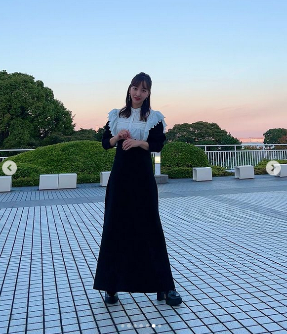 板野友美、大人可愛い着こなし！フリルニットドレス姿に感嘆の声「綺麗さがレベルアップしたような」
