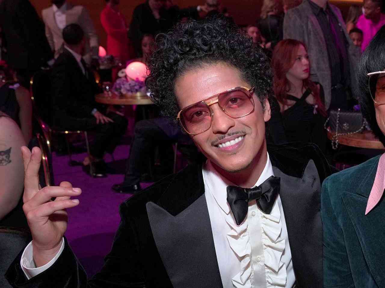 本当に激レア！ ブルーノ・マーズが日本のファンを特別待遇 - フロントロウ -海外セレブ＆海外カルチャー情報を発信