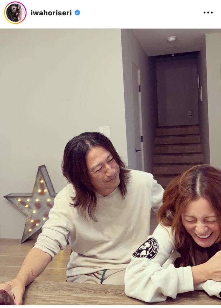 岩堀せり、夫・TAKUROと