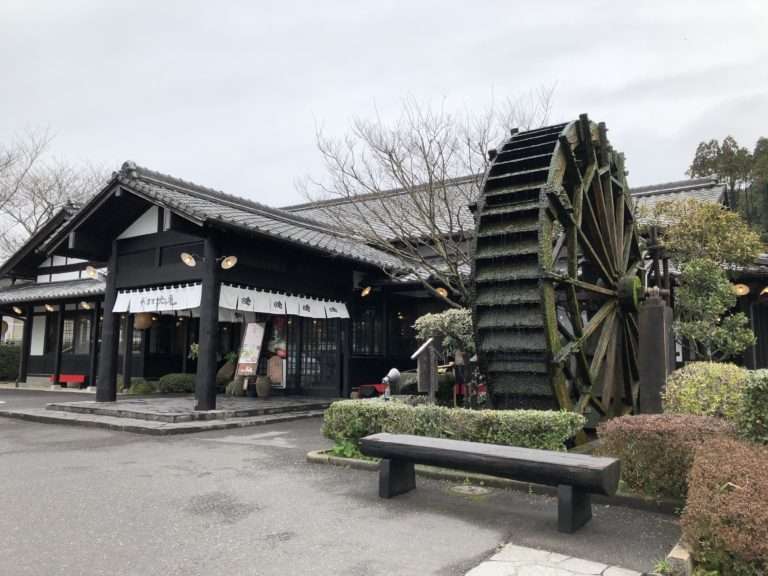 名物や名所、地元の人が行って食べてるおすすめなもの