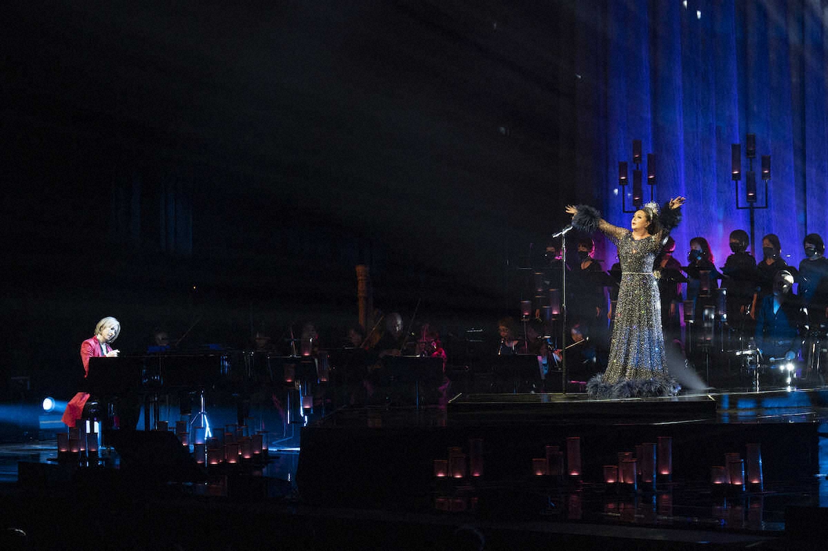 YOSHIKI　サラ・ブライトマンの来日公演にゲスト出演　「やっと日本に来れて嬉しい」― スポニチ Sponichi Annex 芸能