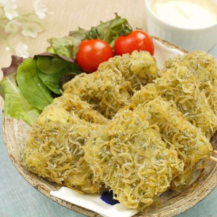 香ばしさ極まる！カリカリじゃこの豆腐揚げ - macaroni | レシピ | レシピ, 料理 レシピ, しらす レシピ