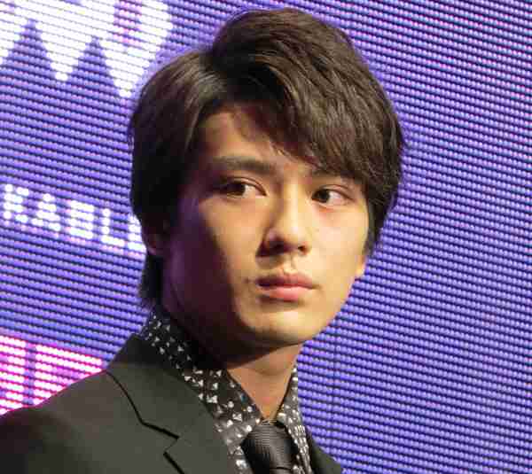 ガーシー砲で新田真剣佑「海外でのキャリアへの壁」 堅実な弟・眞栄田郷敦との差は歴然｜日刊ゲンダイDIGITAL