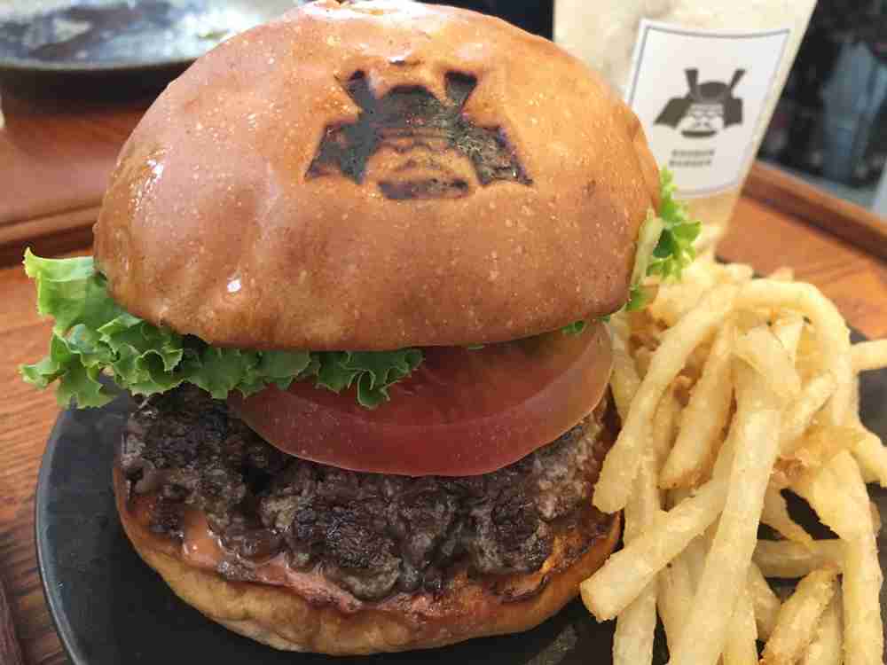 【SHOGUN BURGER】人気焼肉店がプロデュースするハンバーガーは和牛100％のパテでウマウマ！ | 富山やちゃ