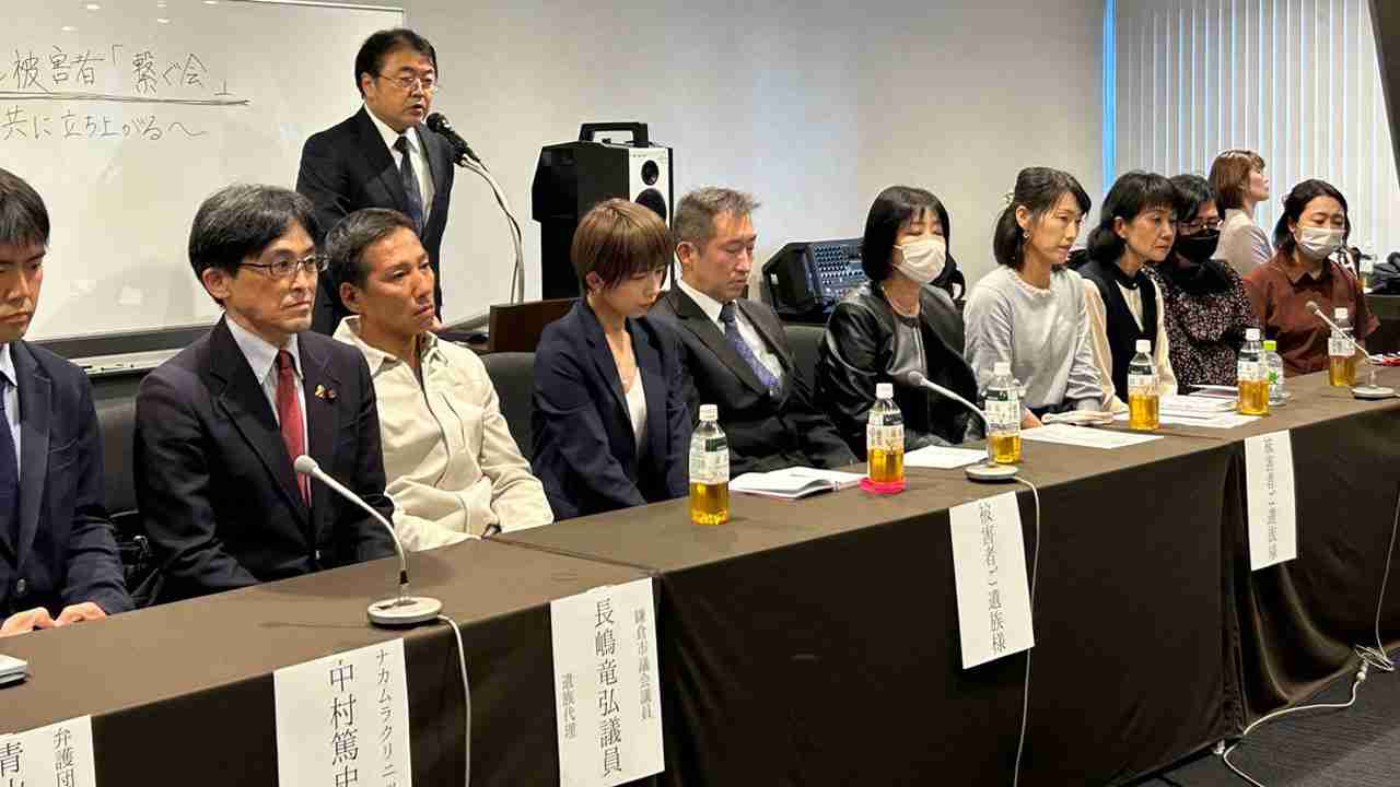 コロナワクチン接種後死亡、遺族が集団提訴も　国は因果関係認めず：日経ビジネス電子版