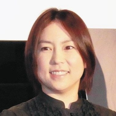 倉田真由美さん、小池東京都知事のタートルネック推奨に「組織トップが着る物に手を突っ込むのは危険」：中日スポーツ・東京中日スポーツ 