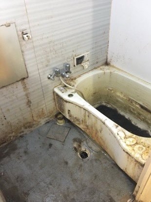 【閲覧注意】尋常でない汚さの風呂場もお掃除のプロの手にかかるとこうなる「何がどうしてこうなった!?」