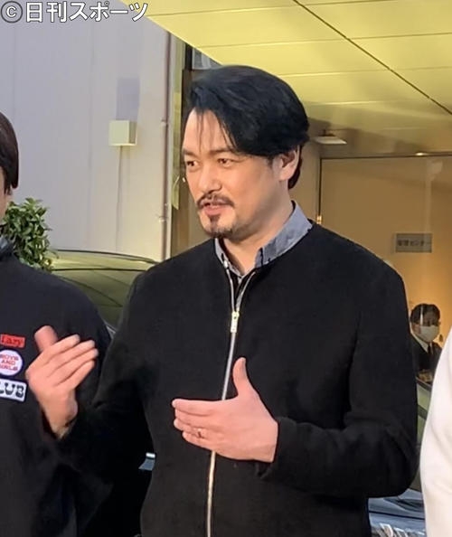 年内で卒業の純烈小田井涼平、鳥取でサプライズ「砂丘ライブ」で悲願の47都道府県達成 - 音楽 : 日刊スポーツ
