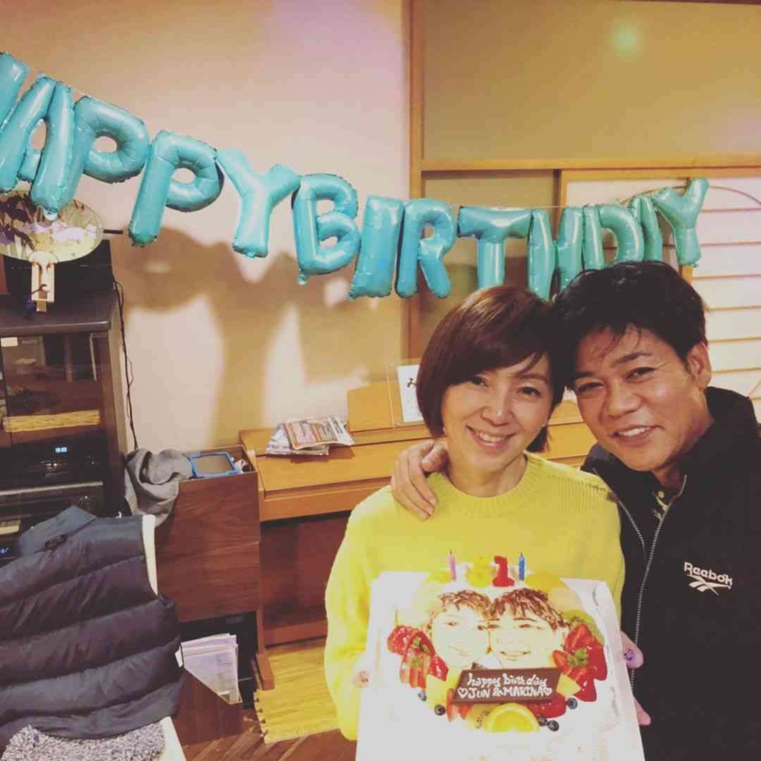 名倉潤、渡辺満里奈との夫婦”誕生日ツーショット”公開　子どもたちからのサプライズも報告