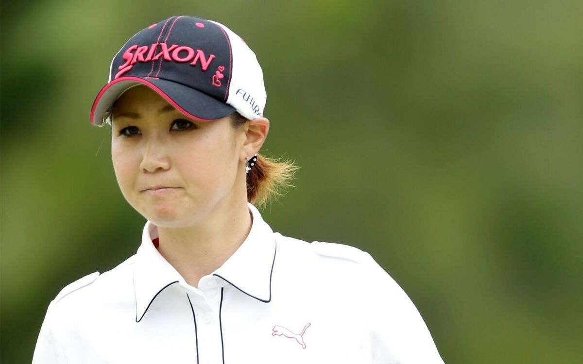 突然の離婚報道　古閑美保（40）と前夫の親友とのイチャイチャ〈同棲写真〉