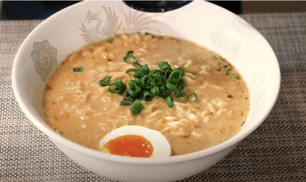 “極上のサッポロ一番みそラーメン”ここに爆誕！「カロリーは全てを解決する」